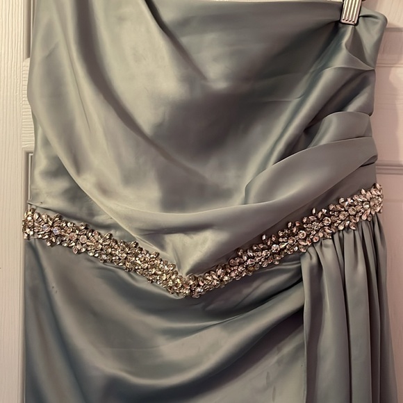 One Shoulder Satin Dress Light Mint size 18 - Picture 8 of 9
